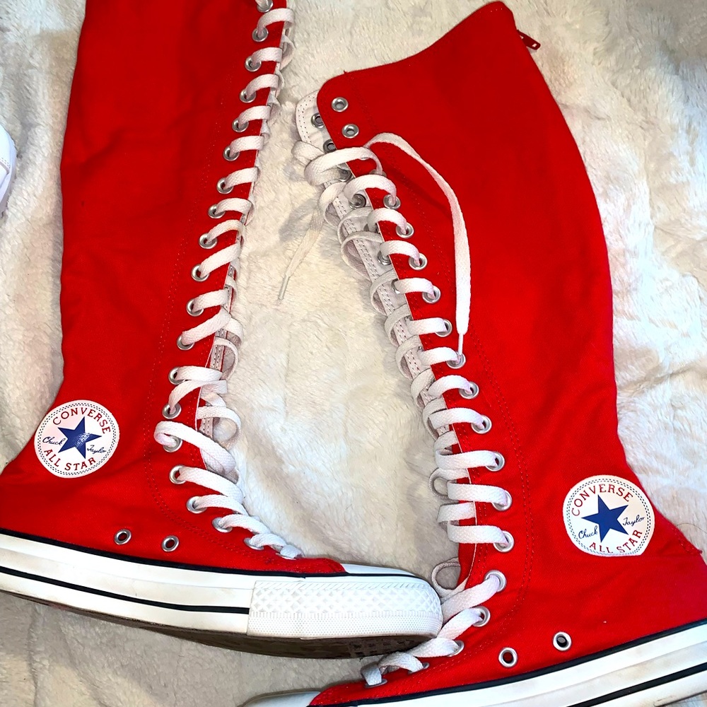 Rare red knee high converse all star ⭐️